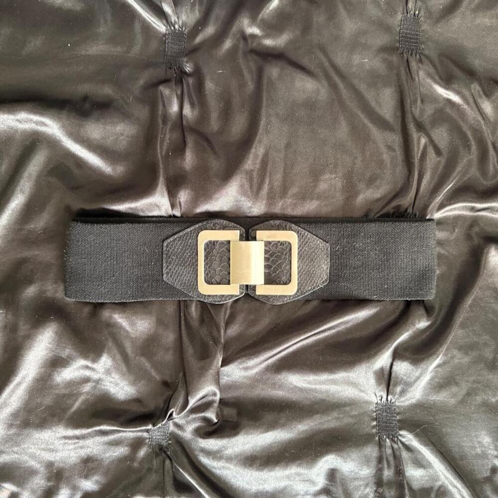 Black waist belt snake print
